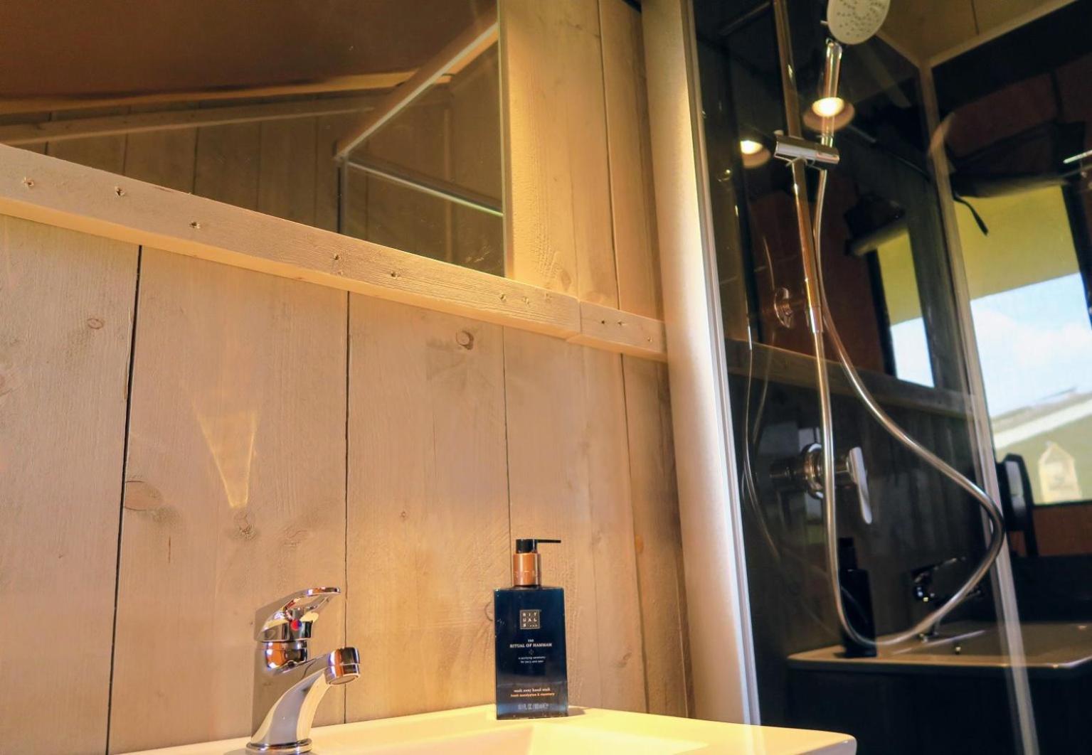 Luxe Safaritenten Petit013 - Nieuw Tilburg Zimmer foto